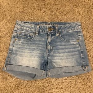 american eagle light wash jean shorts